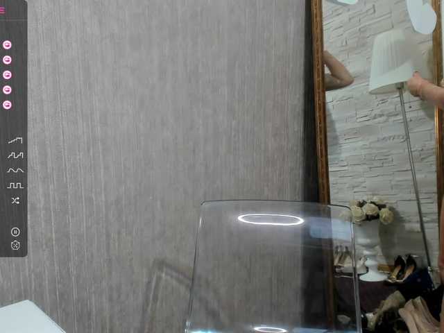 Live sex webcam photo for ElisaBaxter #288020412