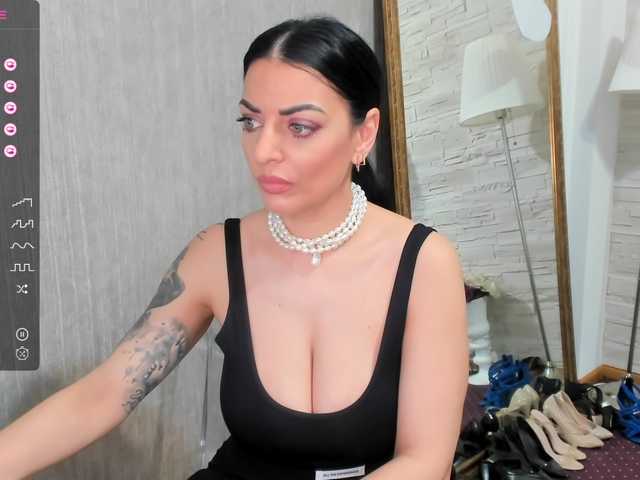 Live sex webcam photo for ElisaBaxter #288020442