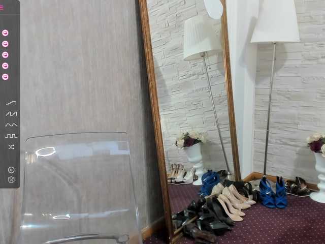 Live sex webcam photo for ElisaBaxter #288020447