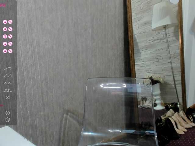 Live sex webcam photo for ElisaBaxter #288020451