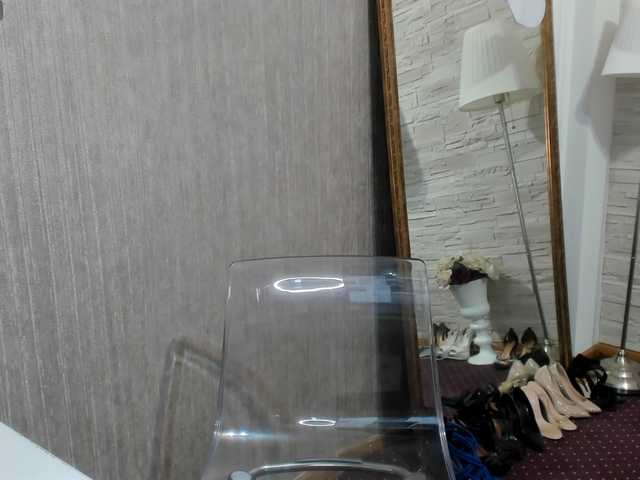 Live sex webcam photo for ElisaBaxter #288020464