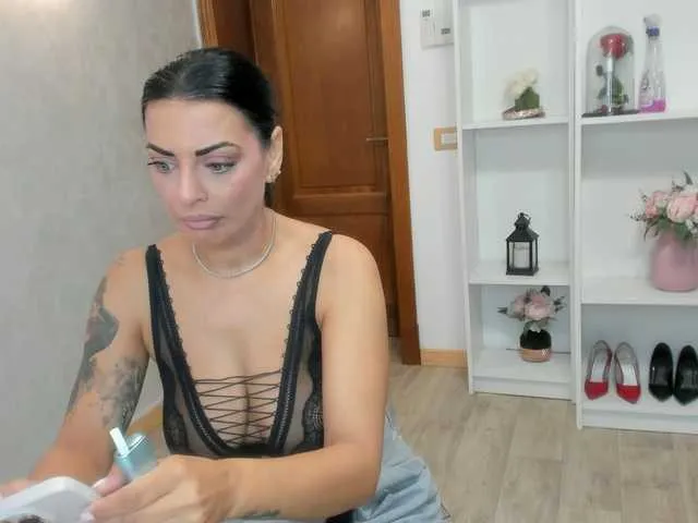 Live sex webcam photo for ElisaBaxter #291891470