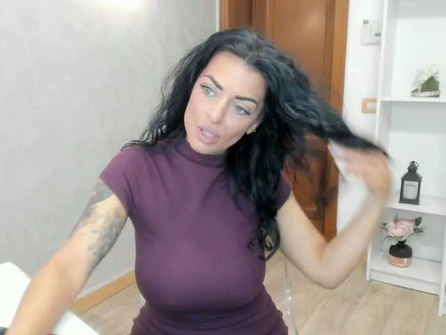 Live sex webcam photo for ElisaBaxter #291999908