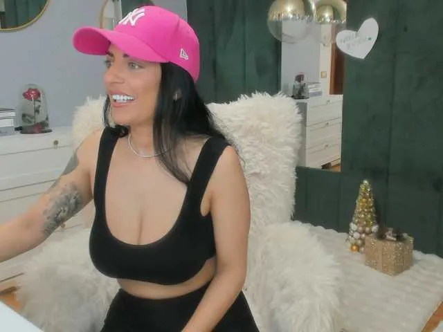 Live sex webcam photo for ElisaBaxter #292386951