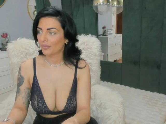 Live sex webcam photo for ElisaBaxter #292738648