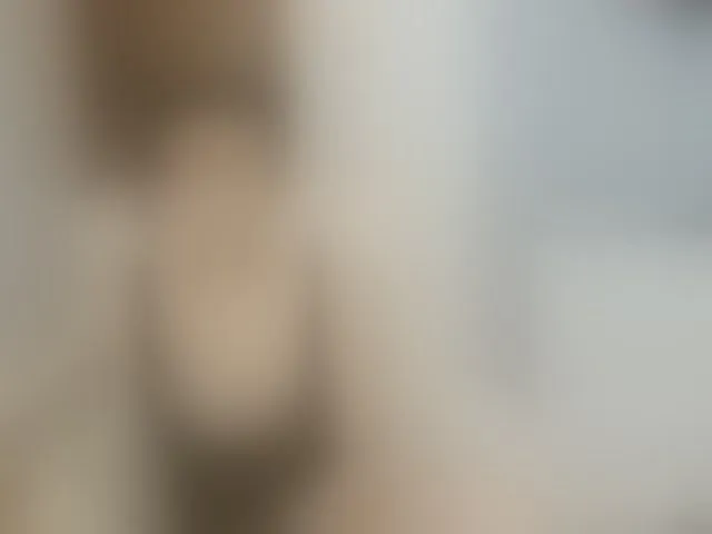 Live sex webcam photo for ElisaBaxter #293152422