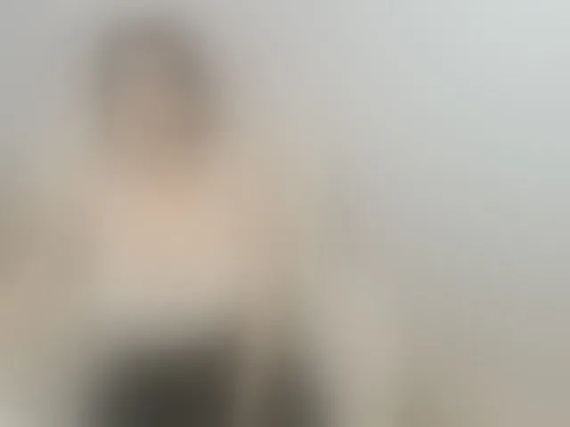 Live sex webcam photo for ElisaBaxter #293244142