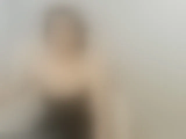 Live sex webcam photo for ElisaBaxter #293256943