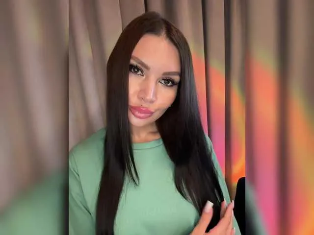 Live sex webcam photo for Elisandria #291585935