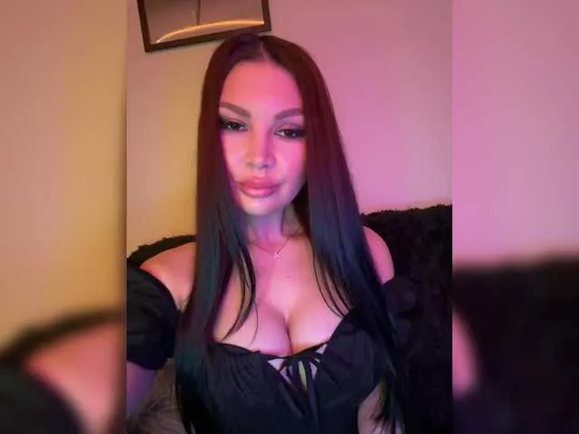 Live sex webcam photo for Elisandria #291921436