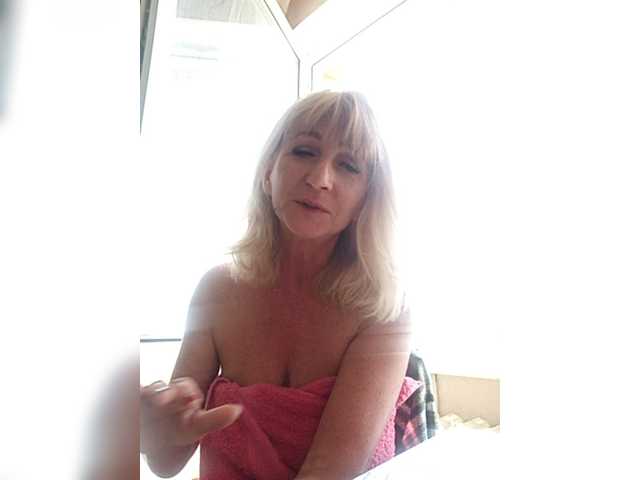 Live sex webcam photo for Elise52 #273661417