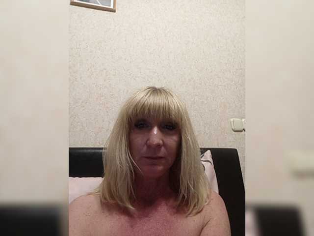 Live sex webcam photo for Elise52 #273675174