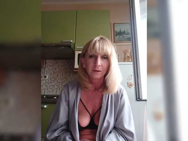 Live sex webcam photo for Elise52 #273787303