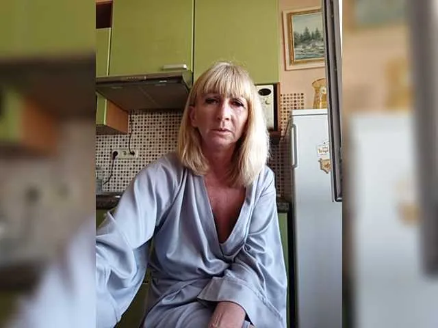 Live sex webcam photo for Elise52 #273858101