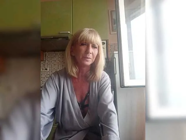 Live sex webcam photo for Elise52 #273885921