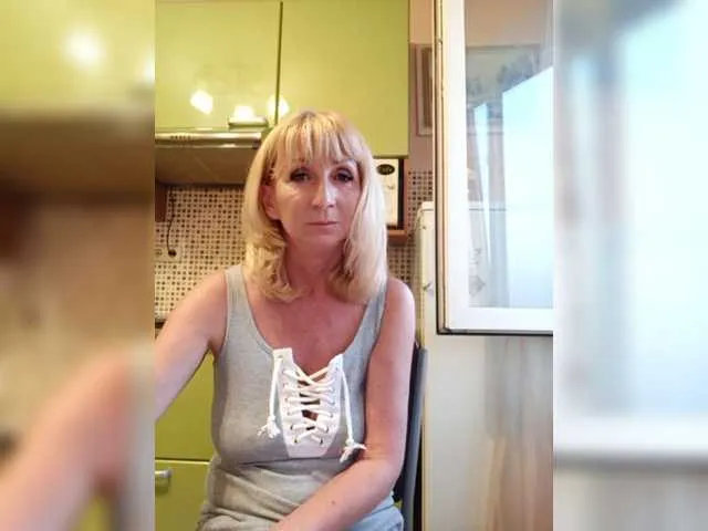 Live sex webcam photo for Elise52 #274282860