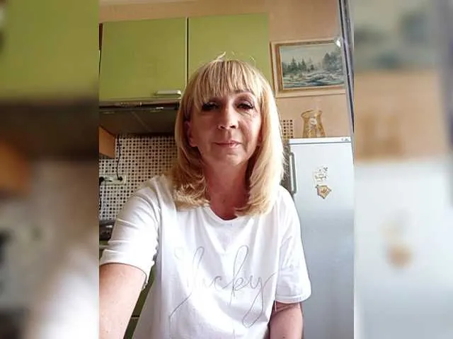 Live sex webcam photo for Elise52 #274300736