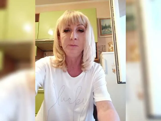 Live sex webcam photo for Elise52 #274303033