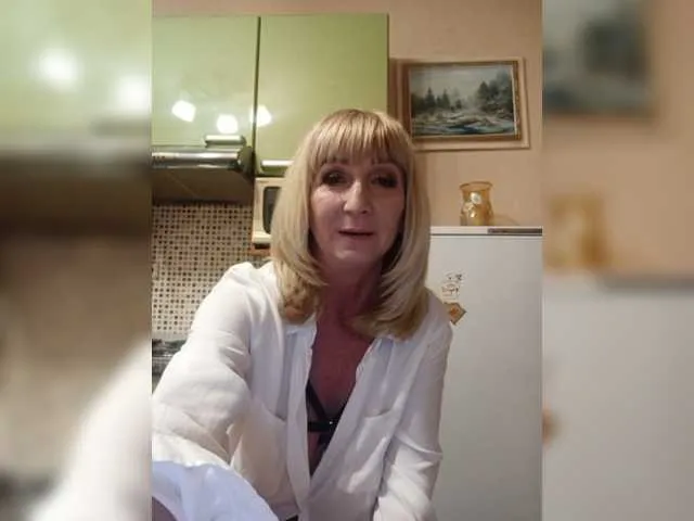 Live sex webcam photo for Elise52 #274649709