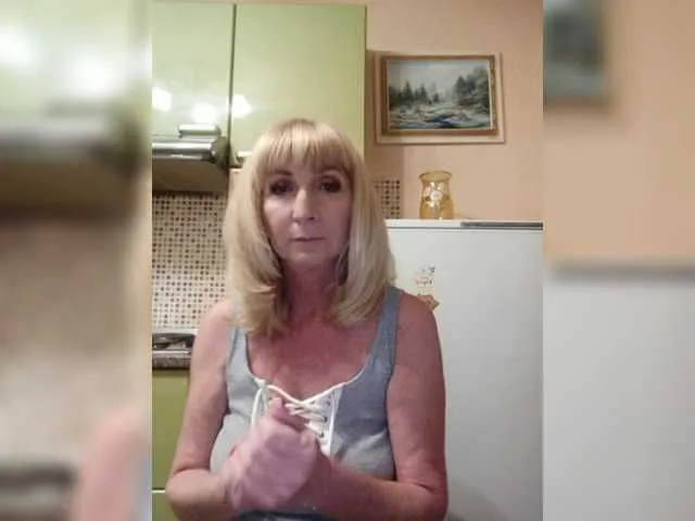 Live sex webcam photo for Elise52 #274668305