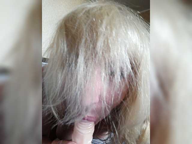 Live sex webcam photo for Elise52 #276088201