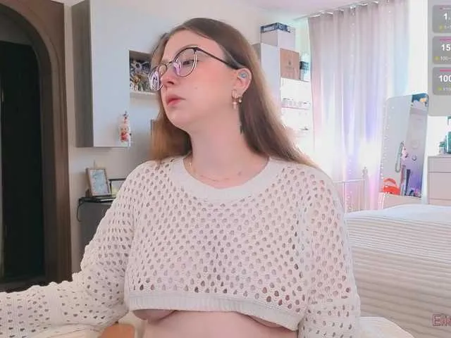 Live sex webcam photo for EliseJay #291919574