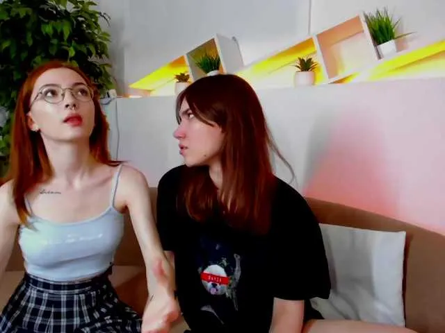 Live sex webcam photo for Eliska-n-Lexy #273291045