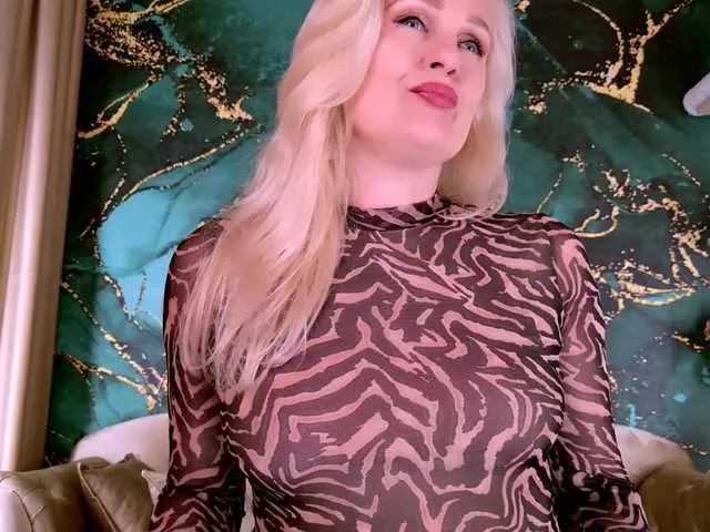 Live sex webcam photo for Elismiracle #291695865