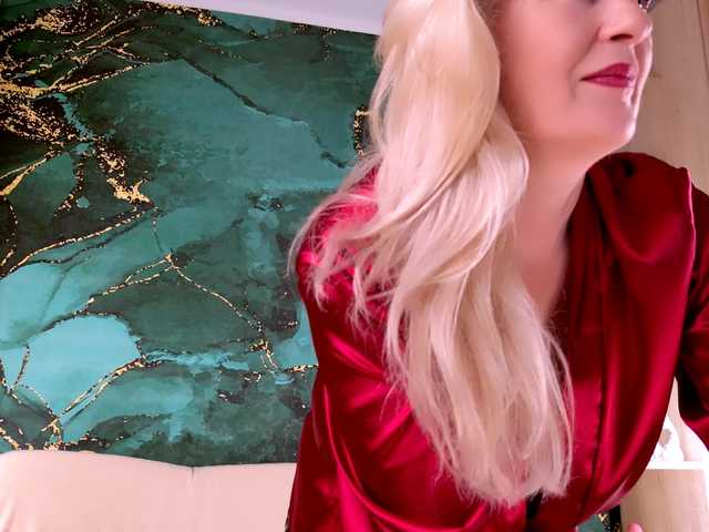 Live sex webcam photo for Elismiracle #291870544