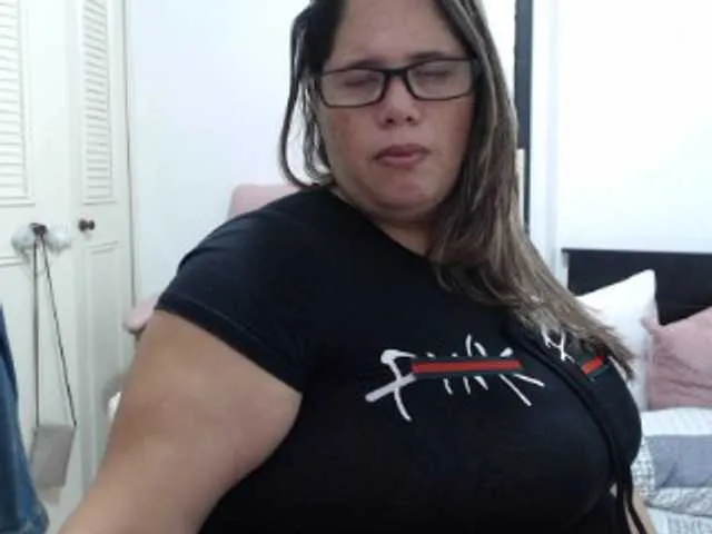 Live sex webcam photo for ElissaHot #271982551