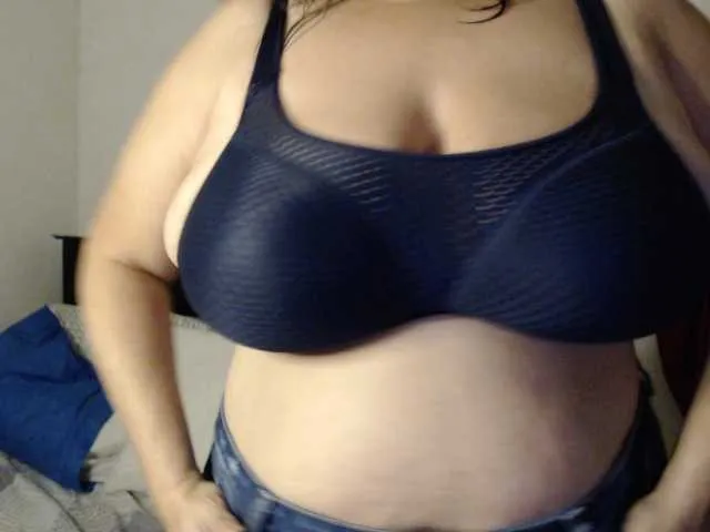 Live sex webcam photo for ElissaHot #272840009