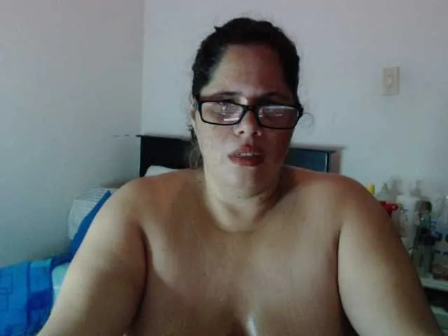 Live sex webcam photo for ElissaHot #273345631