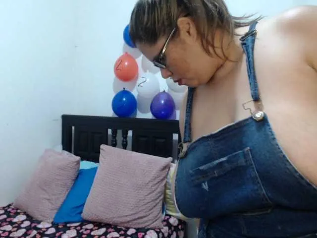 Live sex webcam photo for ElissaHot #274149720