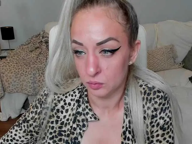 Live sex webcam photo for ElissaVibe #291620914