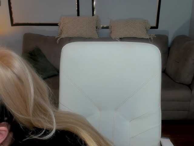 Live sex webcam photo for ElissaVibe #292311572