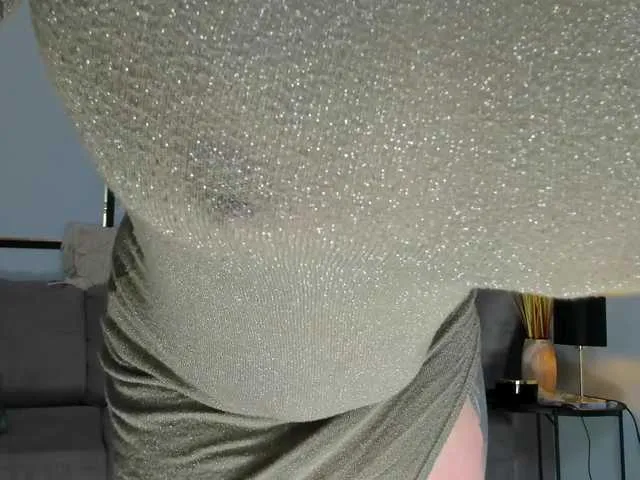 Live sex webcam photo for ElissaVibe #292648514