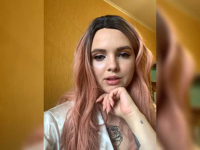 Live sex webcam photo for Elithabeth7 #272110299