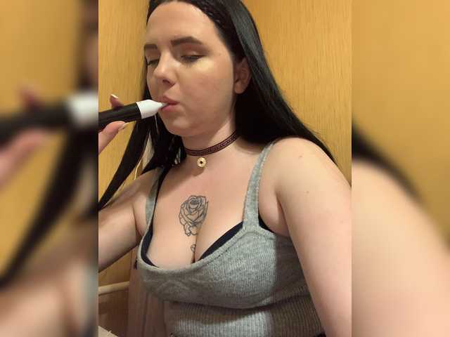 Live sex webcam photo for Elithabeth7 #272633712