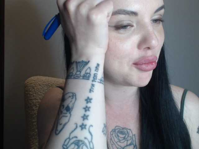 Live sex webcam photo for Elithabeth7 #290986573