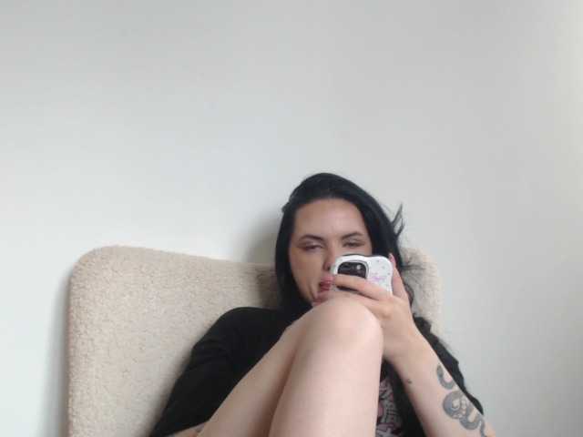 Live sex webcam photo for Elithabeth7 #291152523