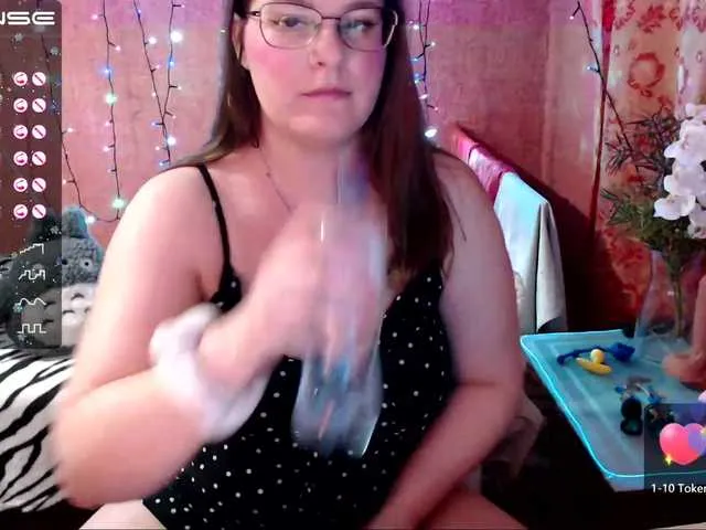 Live sex webcam photo for Elizabeth-3 #271954348