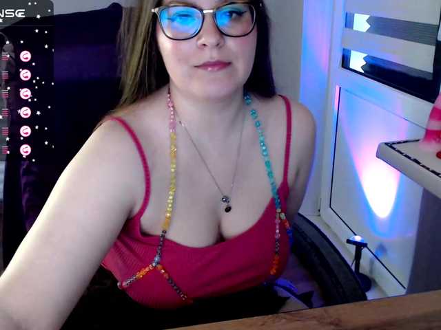Live sex webcam photo for Elizabeth-3 #277681816