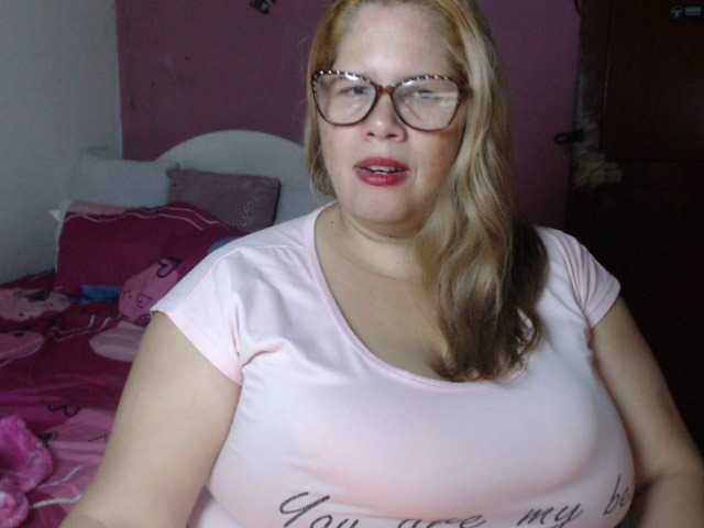 Live sex webcam photo for ElizabethTaylor8 #277179307