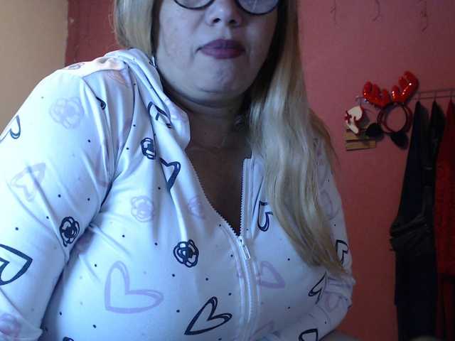 Live sex webcam photo for ElizabethTaylor8 #290702711