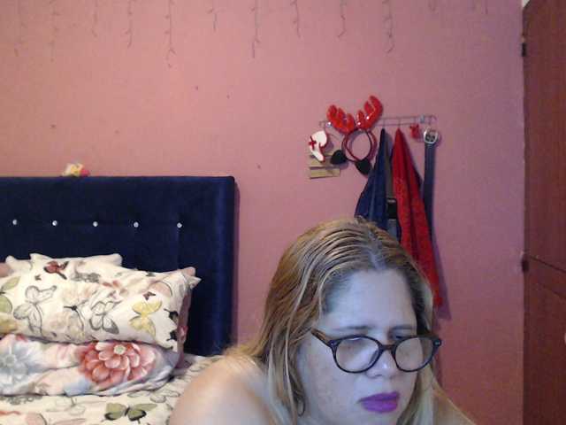 Live sex webcam photo for ElizabethTaylor8 #290792287