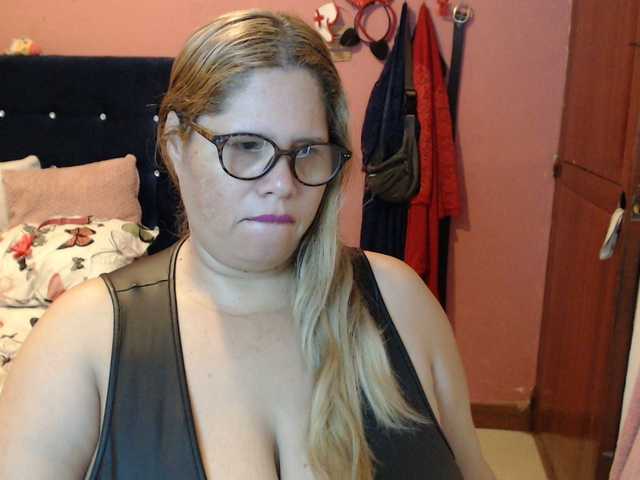 Live sex webcam photo for ElizabethTaylor8 #290799328