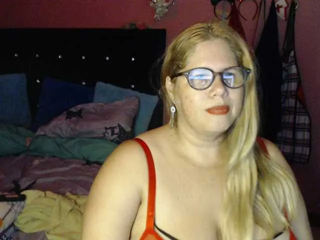 Live sex webcam photo for ElizabethTaylor8 #291844919