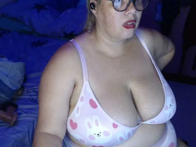 Live sex webcam photo for ElizabethTaylor8 #291882817