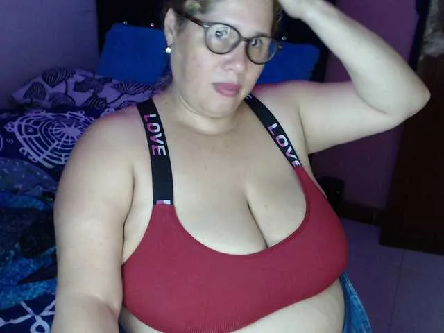 Live sex webcam photo for ElizabethTaylor8 #291937137