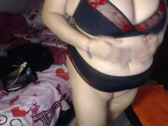 Live sex webcam photo for ElizabethTaylor8 #292009000